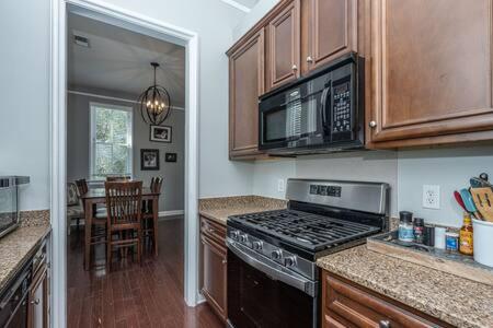 Southern Gem in Park Circle Southern Gem in Park Circle