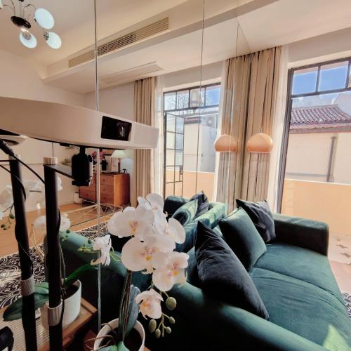 One-Bedroom Apartment image 5