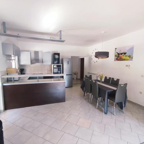 Holiday Home Zahtila in Snasici