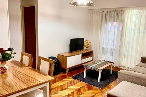 Suipacha - Amplio y espacioso para 4 con terraza privada y parrilla, Buenos Aires