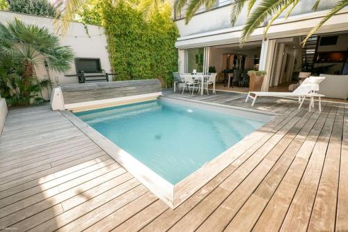 Superbe maison d'architecte entièrement climatisée avec piscine et spa professionnel Superbe maison d'architecte entièrement climatisée avec piscine et spa professionnel