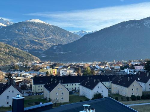 Geräumiges sonniges Apartment mit Bergblick (Geraumiges sonniges Apartment mit Bergblick) in Имст