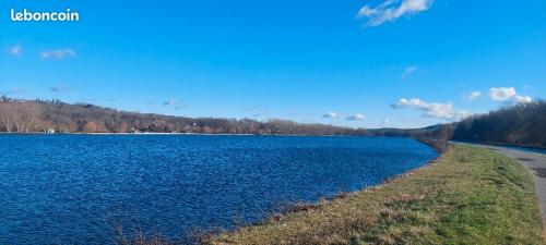 Le gite du lac, Maison de campagne près d'un plan d'eau, Axoplage, à 1H de Paris, spécial Jeux Olympiques !