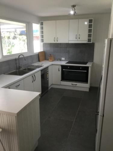 Konyha, ‘Biloela’ Central Yack House in Yackandandah