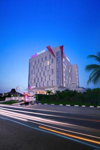Fave Plus Hotel Palembang, Palembang