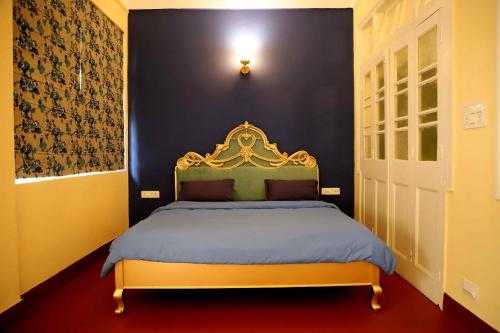 B&B Kolkata - Heritage Home in Central Kolkata - Bed and Breakfast Kolkata