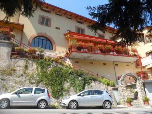 Exterior view, Grotta dei Colombi in Scanno