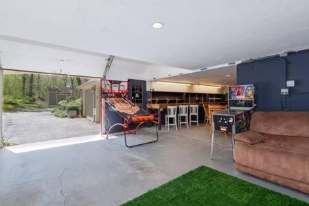 The Poppy - Tranquil Family Home With Arcade The Poppy - Tranquil Family Home With Arcade