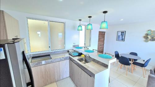 廚房, Suite con Vista al Mar, Piscinas, Jacuzzi, Wifi in 普拉亞斯維亞米爾