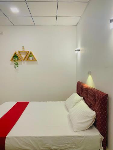 Standard Double Room image 8