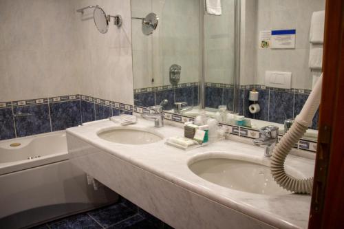 Pacific Hotel Fortino - image 5