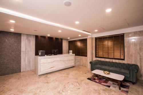 Lobby, SMA Grand Inn in Chennai