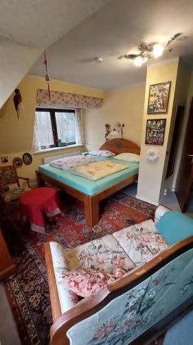 Doppelzimmer im Einfamilienhaus, mit eigenem Bad und Küchenmitbenutzung in Lübeck, Deutschland