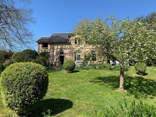 Charmante maison dans le parc d'un château - Location saisonnière - Saint-Pierre-du-Val