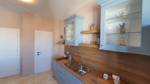 SKY Apartment, Tirana (photo 6)
