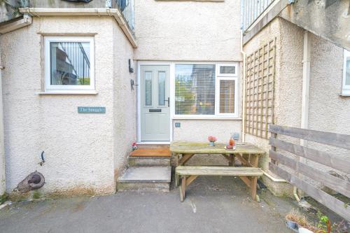 Couples getaway in central Windermere, ground floor flat with parking