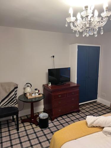 The Railway Hotel Room Type - Superior King Room