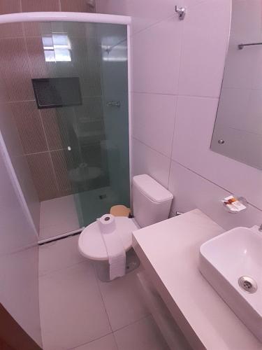 Standard Twin Room image 3