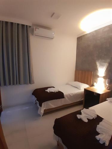 Standard Twin Room image 2