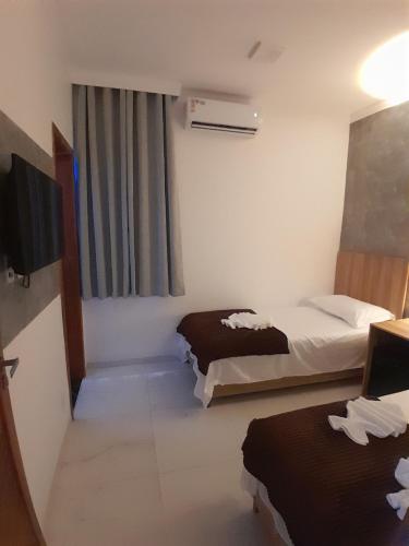 Standard Twin Room image 1