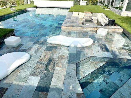 Fabuleuse villa Marseille -7 chambres -14 pers avec grande piscine 2 jacuzzis, Marseille (photo 8)