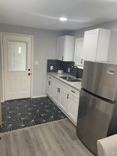 Cozy 1 bed close to downtown near Buffalo Bayou Park
