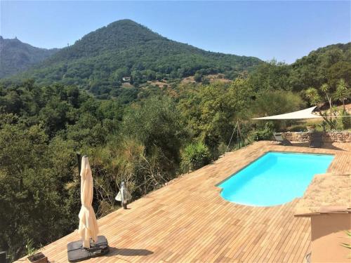 Superbe appartement dans villa provençale piscine et jardin