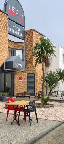 Hôtel L'Etoile Aéroport - A61 - 숙소 외관
