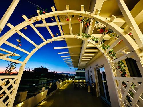 Quiet house-Athens Center 100 meters balcony on the top floor, Atenas
