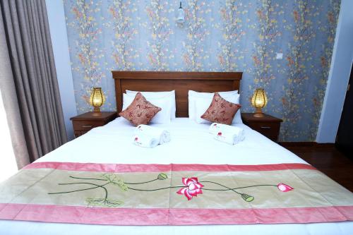Three-Bedroom Apartment image 5