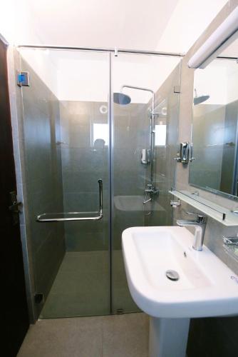 Three-Bedroom Apartment image 8