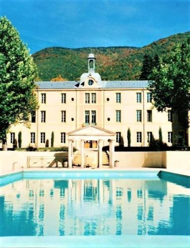 Studio, Lux. Château. pool. Provence Drôme - Location saisonnière - Montbrun-les-Bains