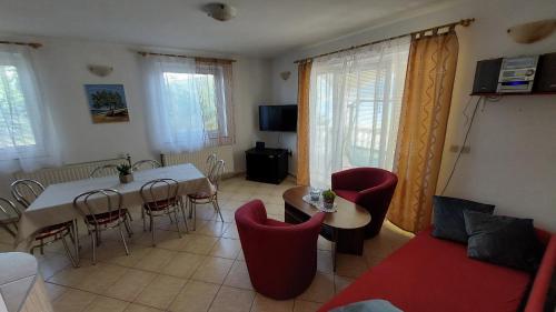 Koplietošanas atpūtas telpa ar TV, Apartmani Kala in Gornji Karin