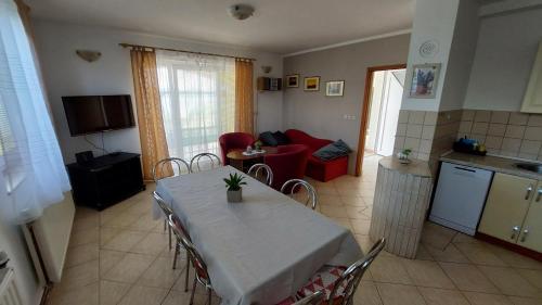 Iekārtas, Apartmani Kala in Gornji Karin