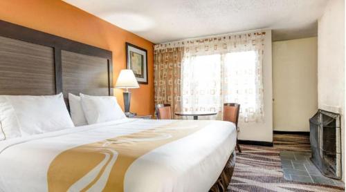 Quality Inn Creekside - Downtown Gatlinburg - image 18