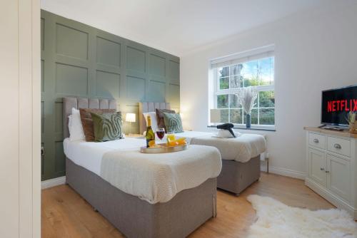 Avenue Apartment - Close to City Centre - Free Parking, Super-Fast Wifi and Smart TV by Yoko Property - Northampton