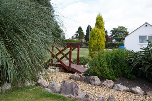 Badgers Mount Hotel - main image