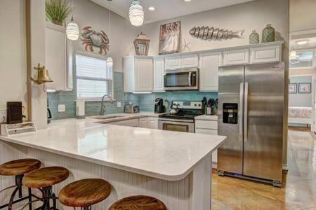 Happy Harbor at Pirates Bay Resort