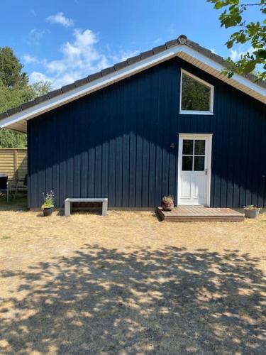 Moderne sommerhus i naturskønne omgivelser