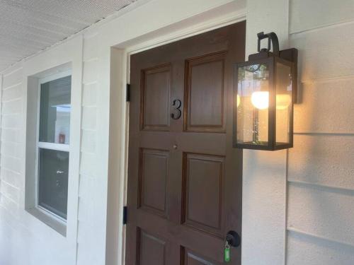 Lovely 1 Bedroom - Walk to Waterfront in West Palm Beach, USA