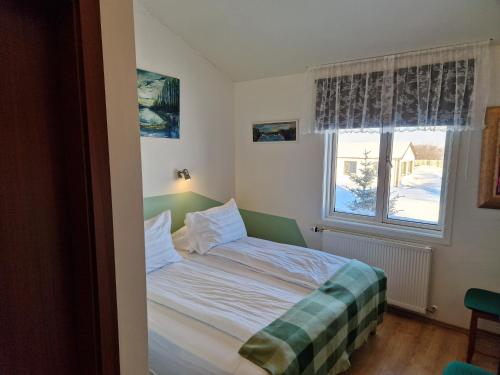 Gauksmýri guesthouse lodge (Gauksmyri guesthouse lodge) in Tjarnarbrekka