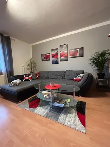 Große helle Ferienwohnung mit Balkon, ruhig gelegen mit guter Verkehrsanbindung in Bad Berneck im Fichtelgebirge, Deutschland