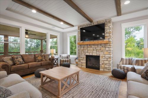 New! Northwoods Luxury - 5 Pines On Trout Lake