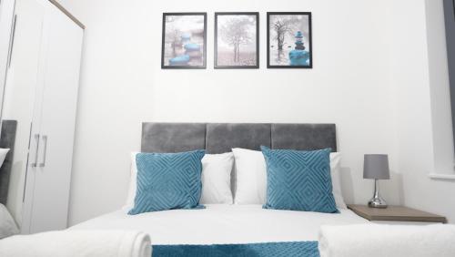 Modernized Three Bedroom House near City Stadium, Attractions, City Centre - Sky n Netflix - Convenient Transport, Manchester (photo 5)