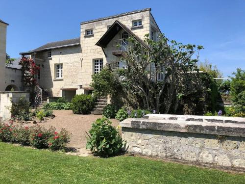 La maison de Typère (La maison de Typere) in Candes-Saint-Martin