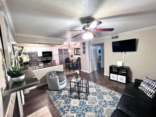 I02 - DFW Modern Condo 2BD1BA near airport&medical