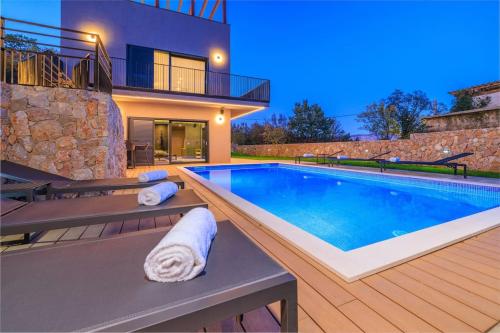 Villa Le Maris with indoor & outdoor heated pool