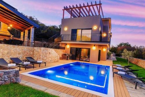 Villa Le Maris with indoor & outdoor heated pool