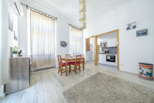 Apartment with Balcony image 2