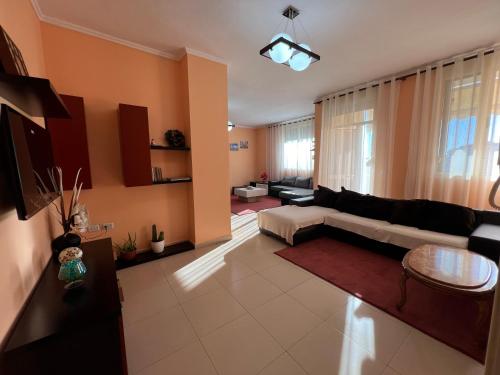 . Elbasan center family apartment n.42